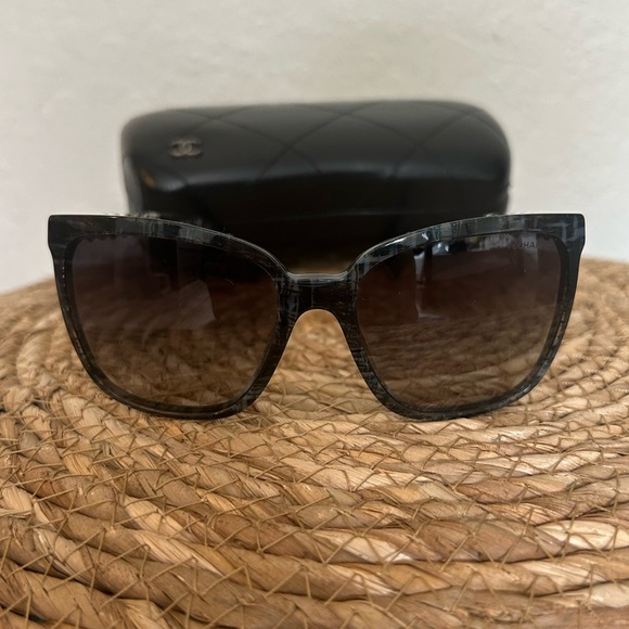 CHANEL Dark Gray with Blue Speckles Sunglasses - Picture 1 of 13